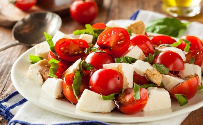 11 recetas de ensalada caprese para darle más sabor a tu rutina