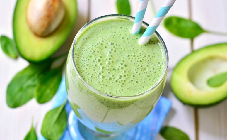 Cómo hacer un batido de aguacate cremoso y nutritivo