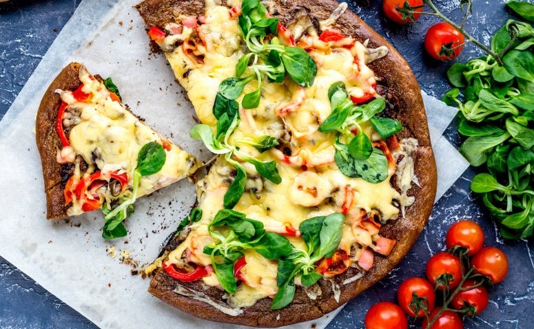 10 deliciosas recetas de pizza baja en carbohidratos para cuando tengas hambre