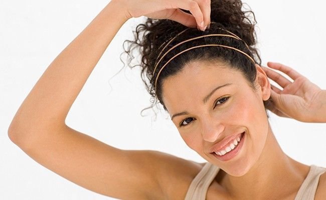 Sin caca y baja caca: conoce las técnicas recomendadas para lavar el cabello rizado