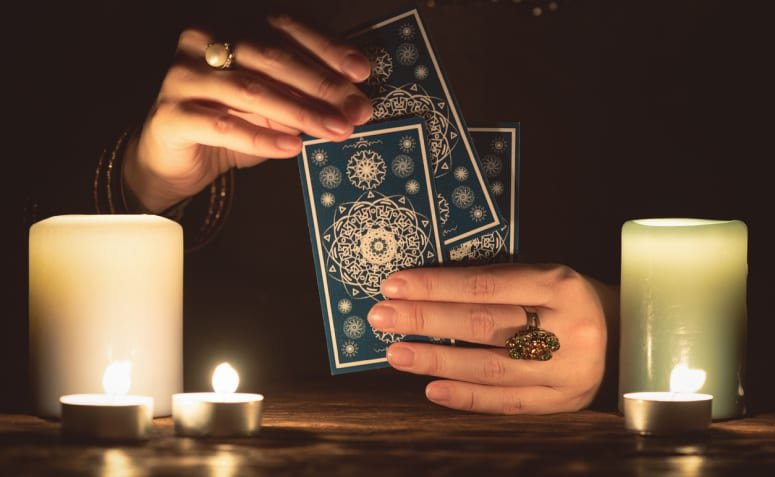 5 consejos para jugar al tarot y los significados de las cartas clave