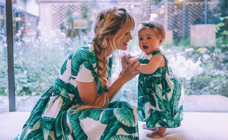 Como madre, como hija: 35 looks de madre e hija vestidas igual para inspirarse