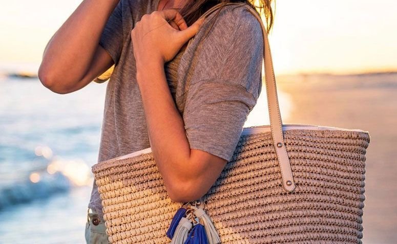 Bolso de playa: un complemento indispensable para los looks veraniegos